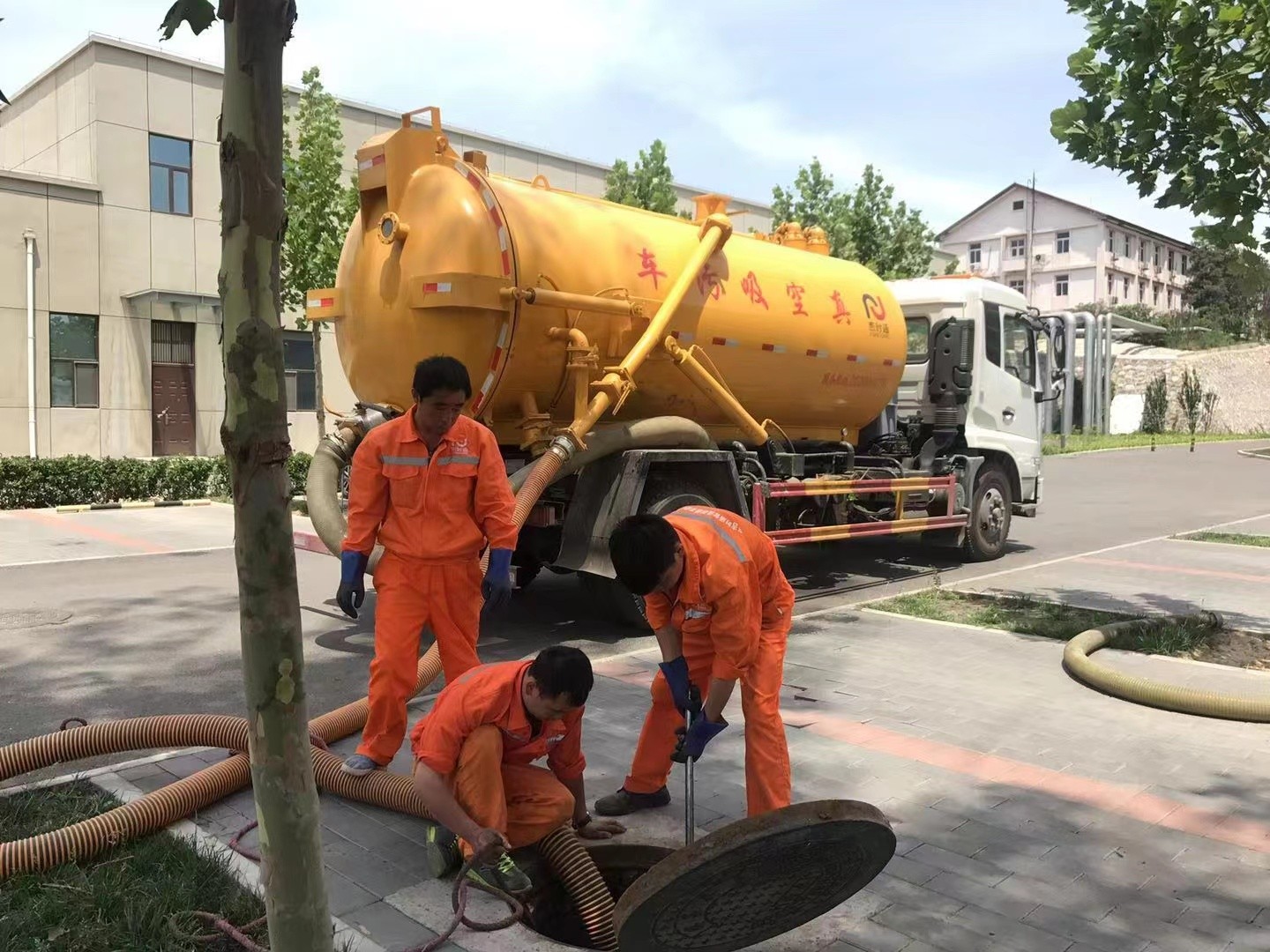 斗门化粪池清理与5-8吨吸粪车施工效率分析